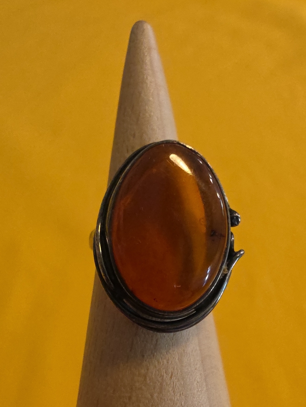 Amber Cabochon Ring ▪︎ Vintage Silver Mounting (925) ▪︎  Black Light Tested 🔦